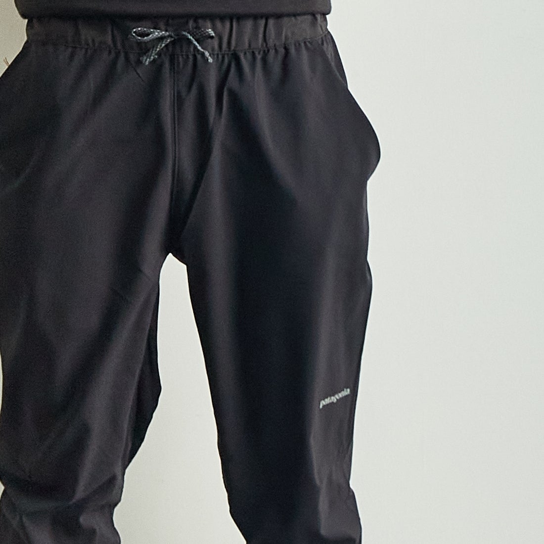 patagonia [パタゴニア] メンズ テルボンヌジョガーズ [24541] BLK &&モデル身長：179cm 着用サイズ：M&&