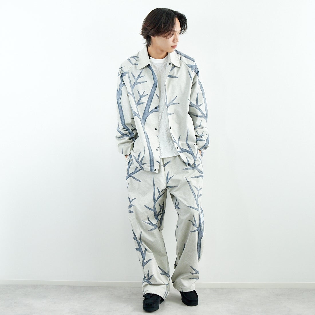 SEDAN ALL-PURPOSE [セダン オールパーパス] カモフラージュ コーチジャケット [SD25S-JK03] SNOW CAMO &&モデル身長：179cm 着用サイズ：L&&