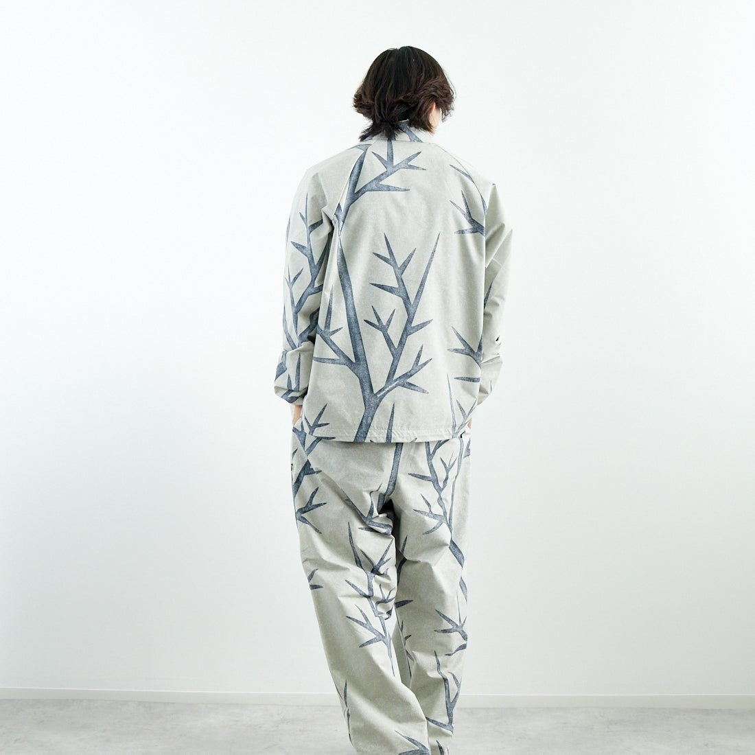 SEDAN ALL-PURPOSE [セダン オールパーパス] カモフラージュ コーチジャケット [SD25S-JK03] SNOW CAMO &&モデル身長：179cm 着用サイズ：L&&