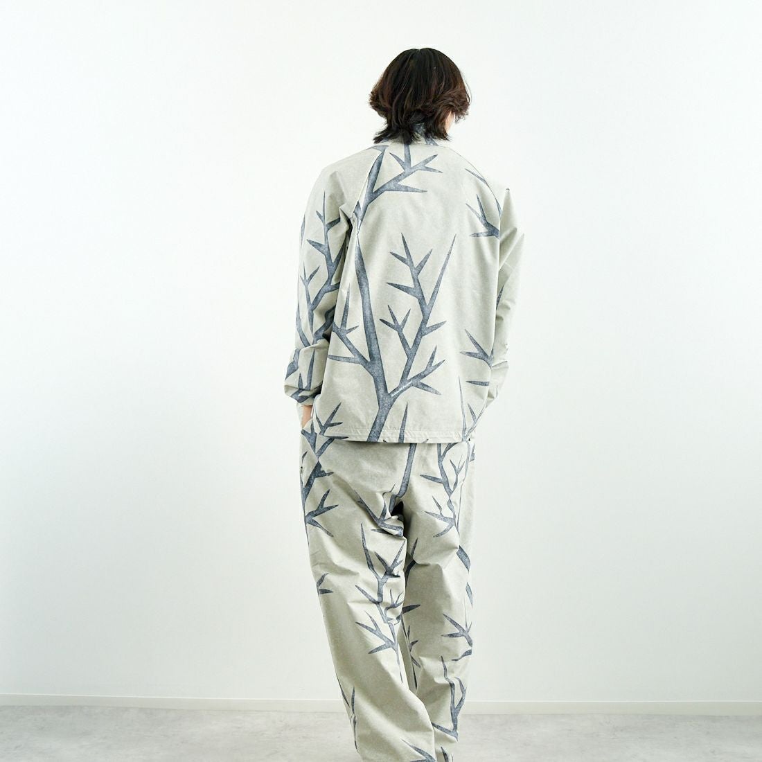 SEDAN ALL-PURPOSE [セダン オールパーパス] カモフラージュ ワイドトラックパンツ [SD25S-PT04] SNOW CAMO &&モデル身長：179cm 着用サイズ：XL&&