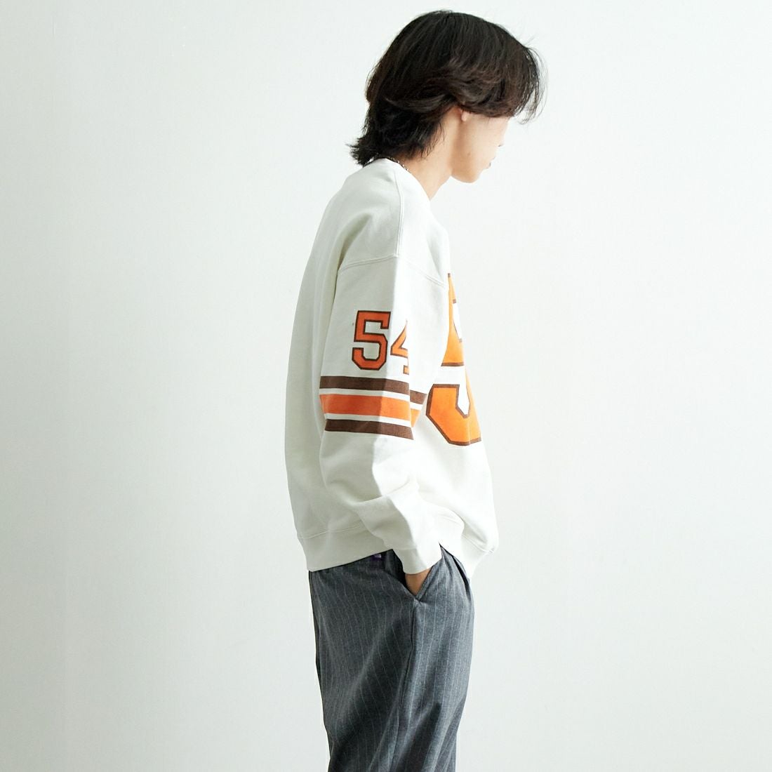 JACKSON MATISSE [ジャクソンマティス] ナンバリングロゴスウェット [JM25SS006] BRN/ORG &&モデル身長：179cm 着用サイズ：M&