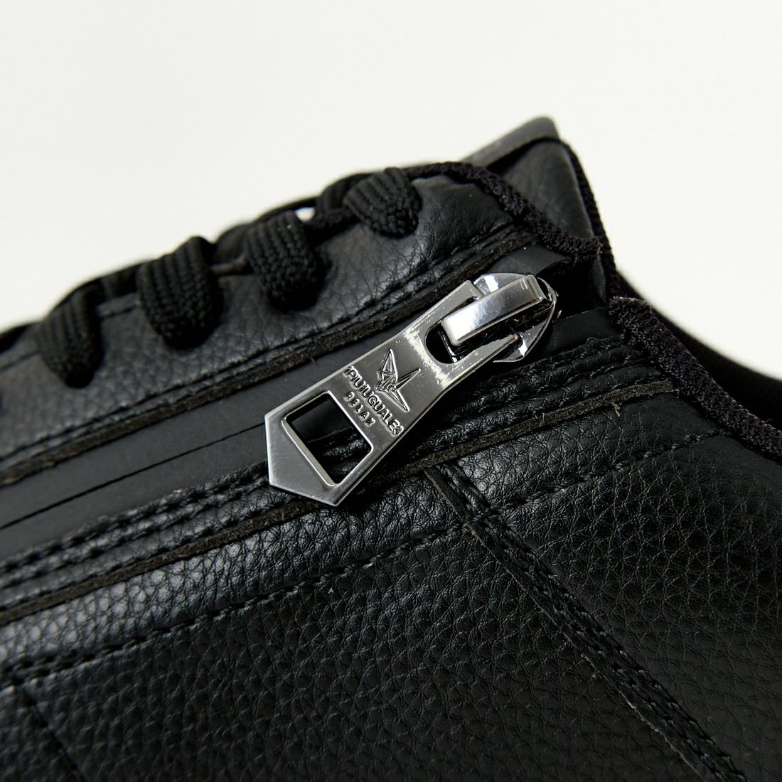 1PIU1UGUALE3 RELAX [ウノ ピゥ ウノ ウグァーレ トレ] ミニロゴロースニーカー [USX-25011] SN90 BLACK