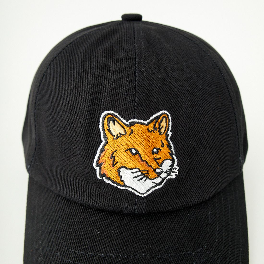MAISON KITSUNE [メゾン キツネ] ラージフォックスヘッド 6パネルキャップ [MM06103WW0096] P199 BLACK