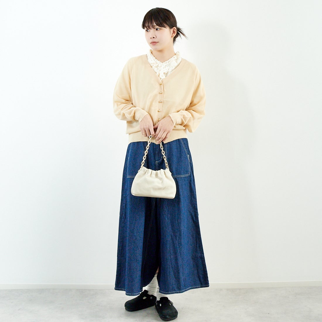 MICA&DEAL [マイカアンドディール] シアーカーディガン [0125108056] BEIGE &&モデル身長：167cm 着用サイズ：F&&