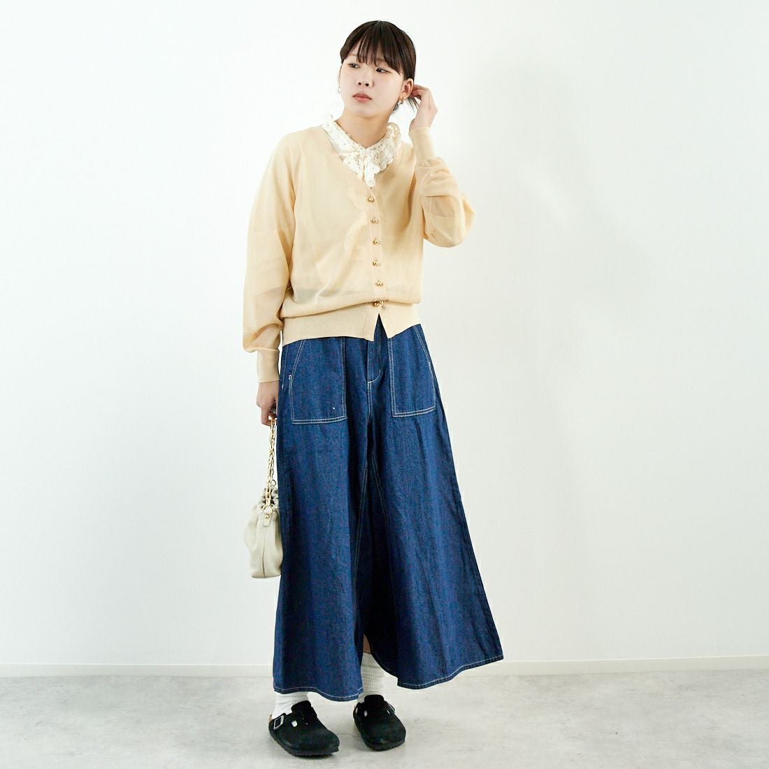 MICA&DEAL [マイカアンドディール] シアーカーディガン [0125108056] BEIGE &&モデル身長：167cm 着用サイズ：F&&