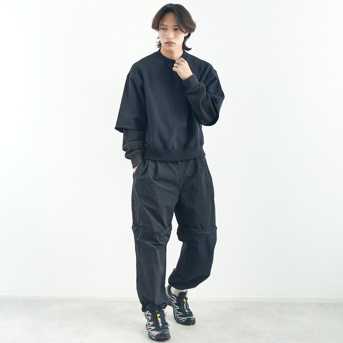 Name. [ネーム] レイヤードスリーブ スウェットシャツ [NMCU-043] BLACK &&モデル身長：179cm 着用サイズ：1&&