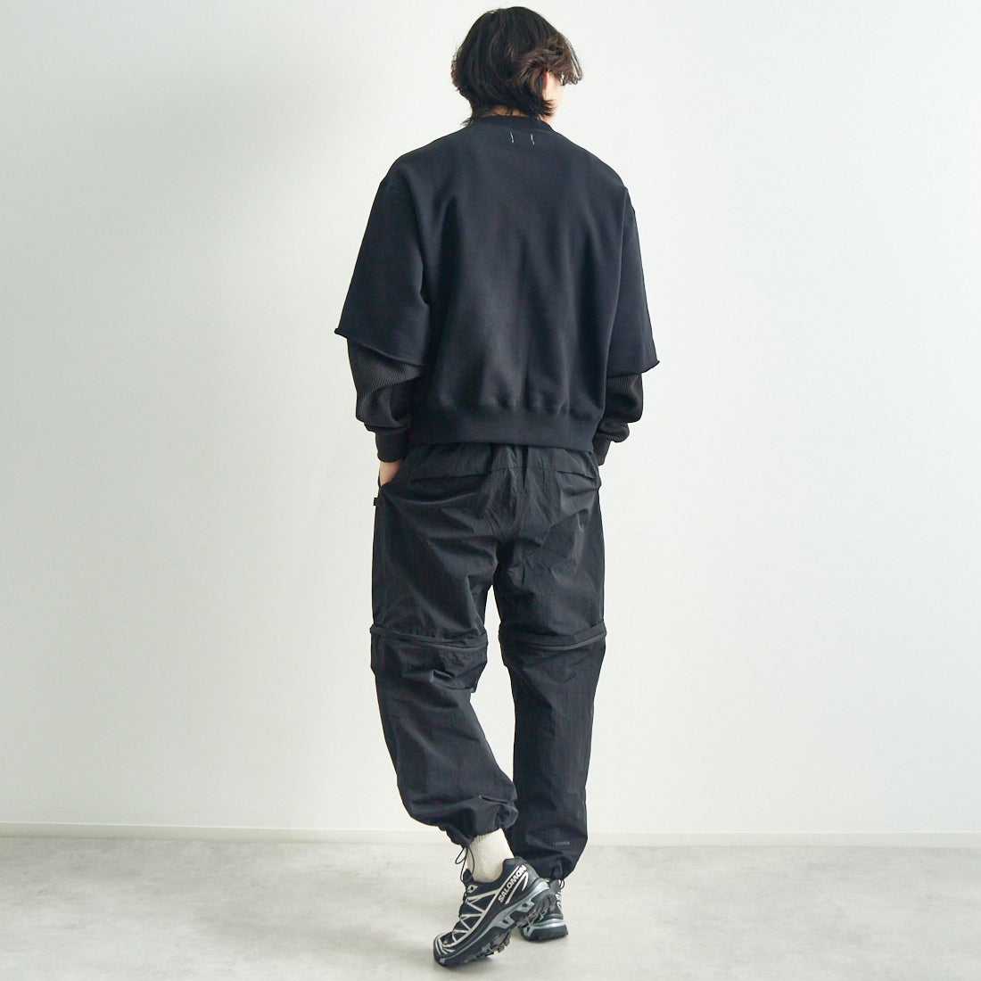 Name. [ネーム] レイヤードスリーブ スウェットシャツ [NMCU-043] BLACK &&モデル身長：179cm 着用サイズ：1&&