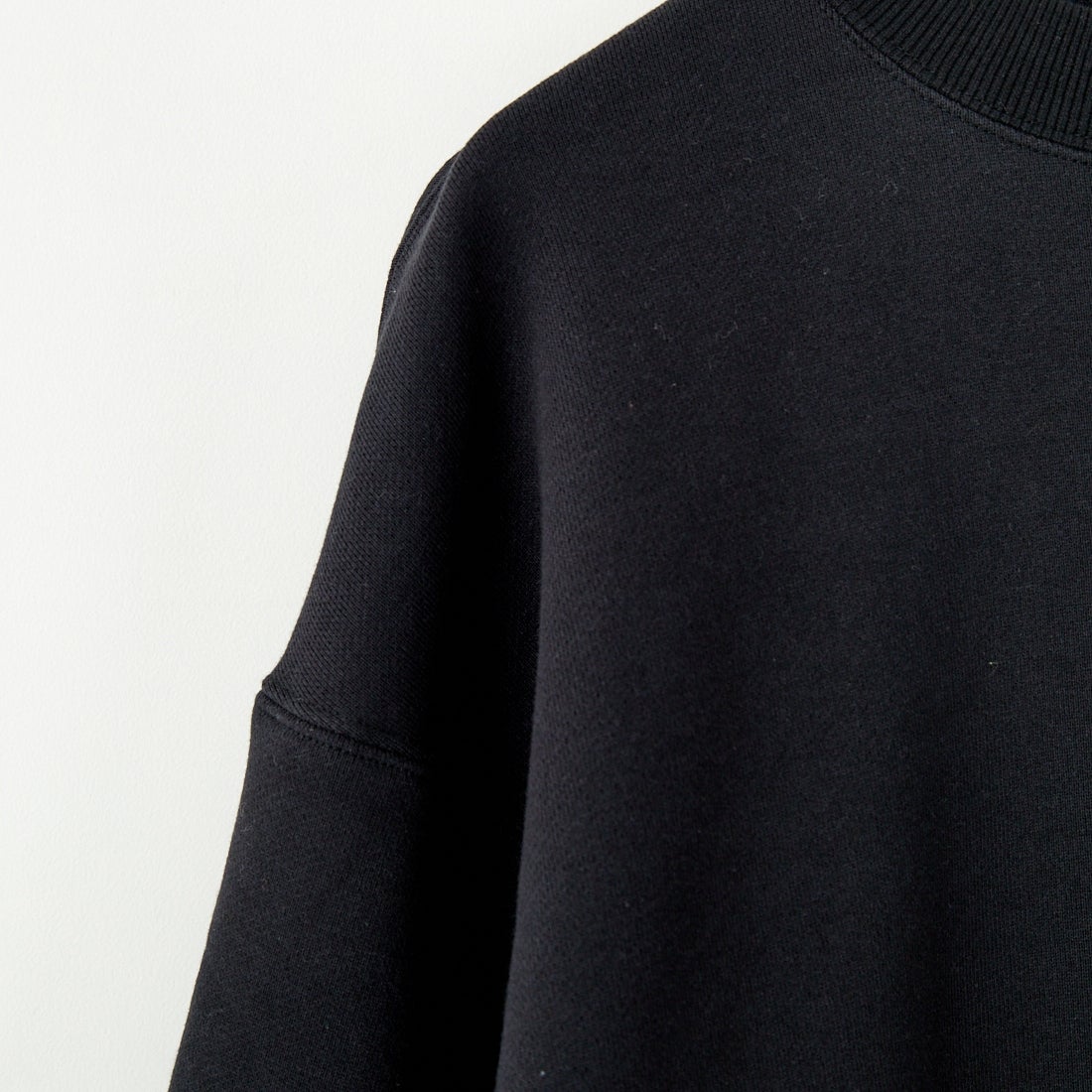 Name. [ネーム] レイヤードスリーブ スウェットシャツ [NMCU-043] BLACK