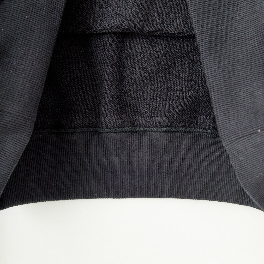 Name. [ネーム] レイヤードスリーブ スウェットシャツ [NMCU-043] BLACK