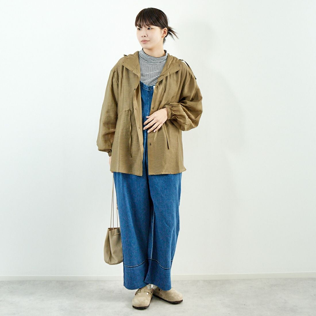 KHA:KI [カーキ] フーデッドシアーシャツ [MIL25HBL3143] KHAKI &&モデル身長：167cm 着用サイズ：1&&
