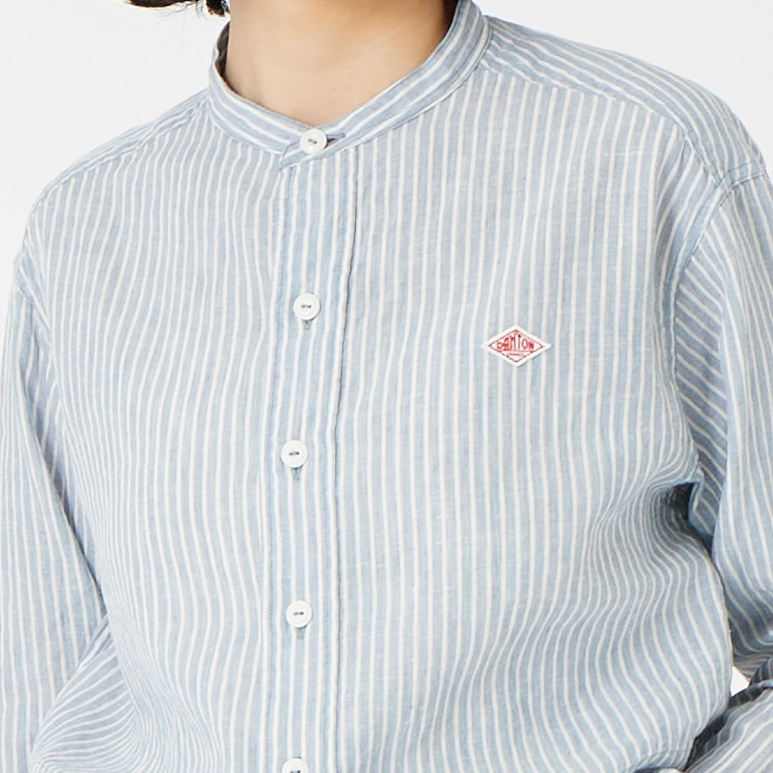 DANTON [ダントン] ストライプバンドカラーシャツ [DT-B0279LCT] BLU GRY ST &&モデル身長：162cm 着用サイズ：36&&