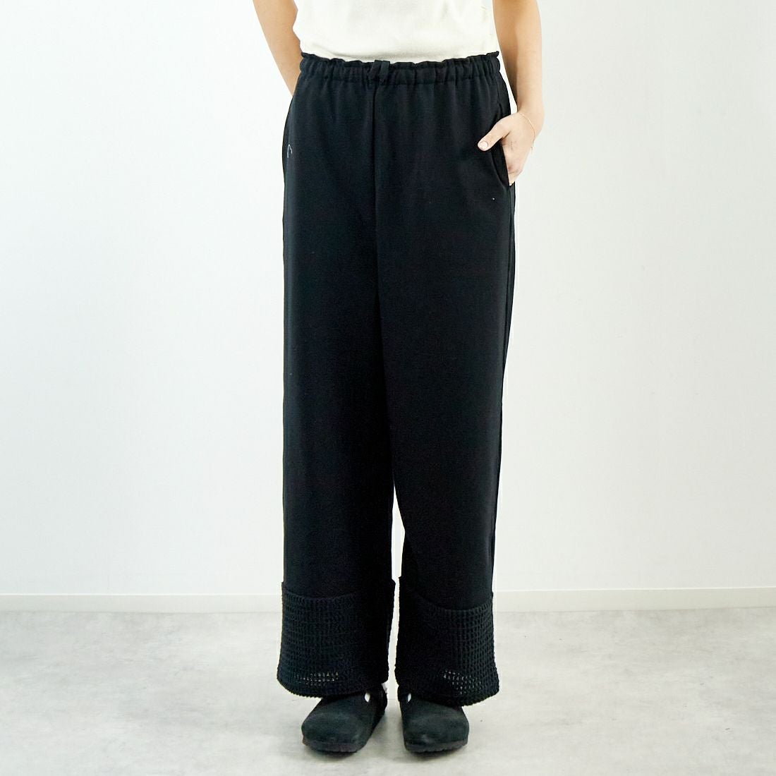 me. [ミードット] イージーパンツ [ME-23408-WA] 298 N.BLAC &&モデル身長：167cm 着用サイズ：F&&