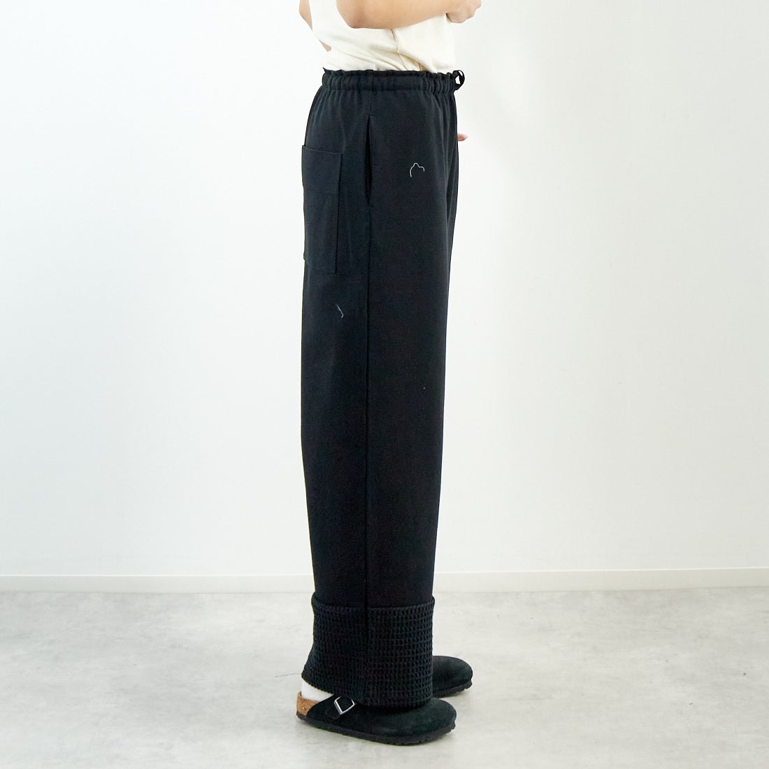 me. [ミードット] イージーパンツ [ME-23408-WA] 298 N.BLAC &&モデル身長：167cm 着用サイズ：F&&