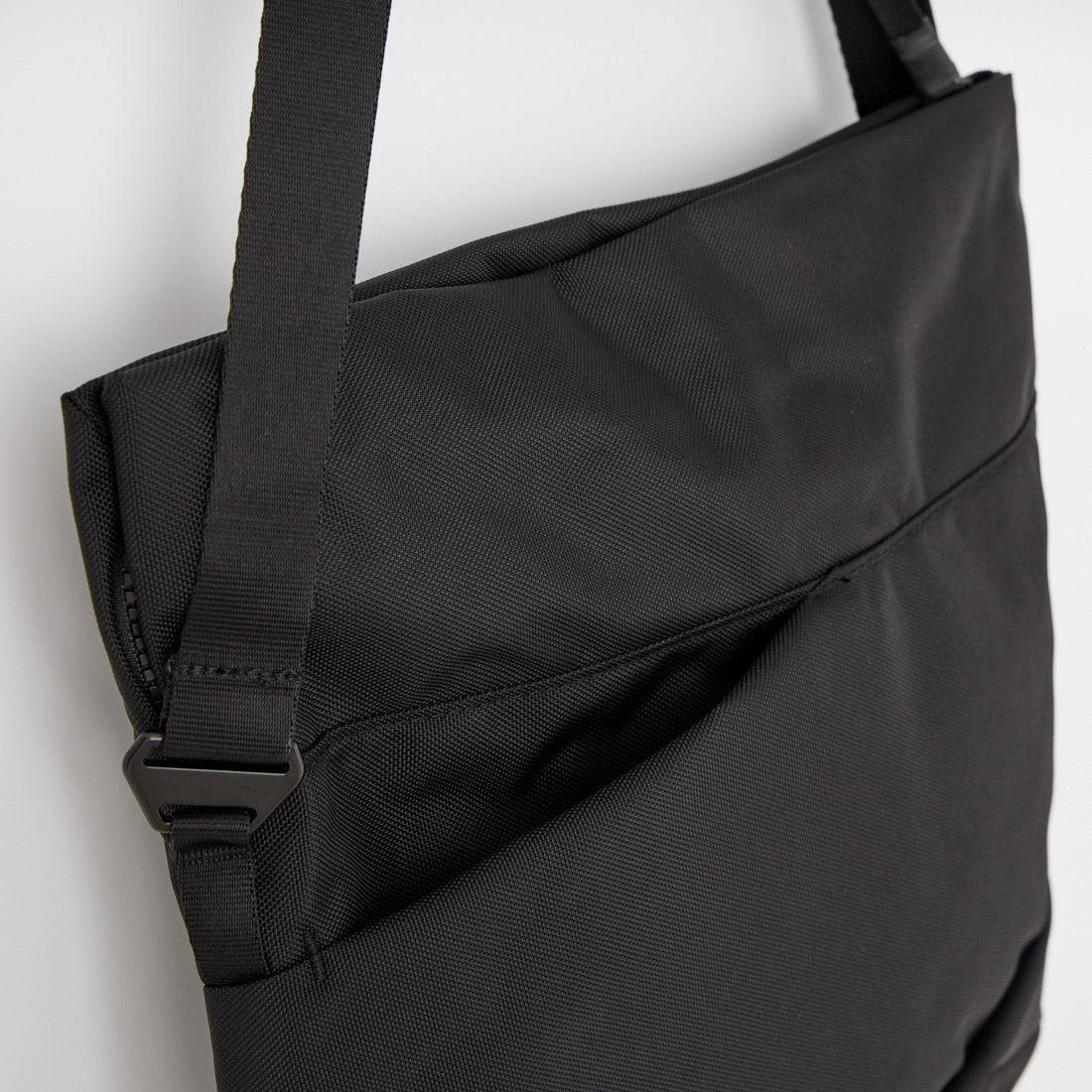 THE NORTH FACE [ザ ノースフェイス] ピレネーショルダーバッグ L [NM82508] K