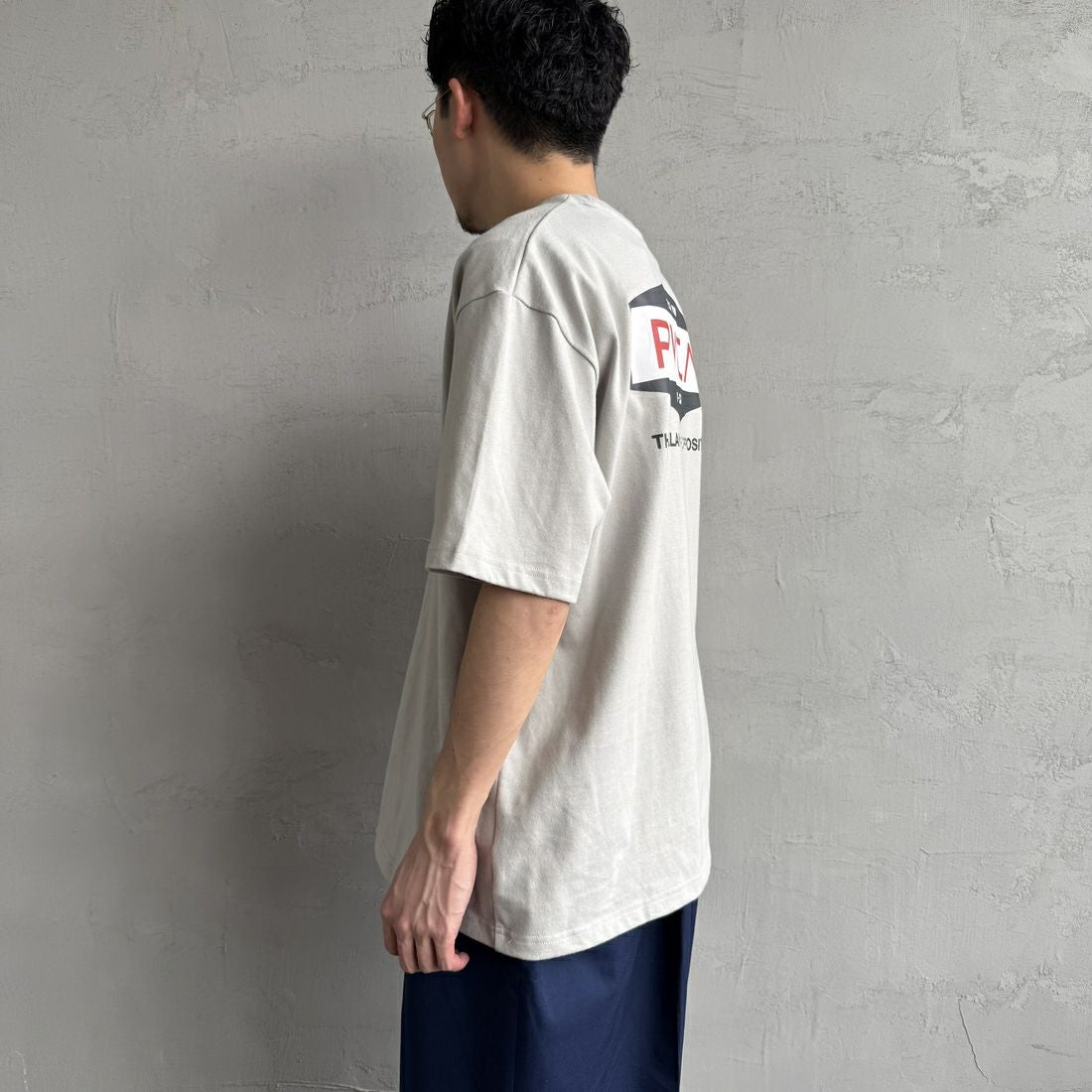RVCA [ルーカ] ILL HEXロゴショートスリーブTシャツ [BF041-252] MGE &&モデル身長：168cm 着用サイズ：M&&