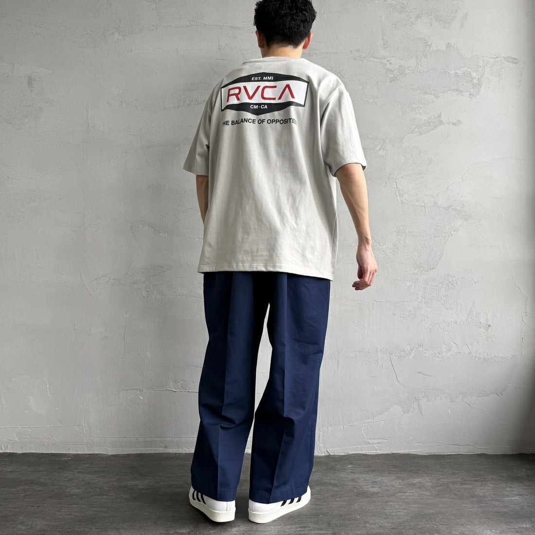 RVCA [ルーカ] ILL HEXロゴショートスリーブTシャツ [BF041-252] MGE &&モデル身長：168cm 着用サイズ：M&&