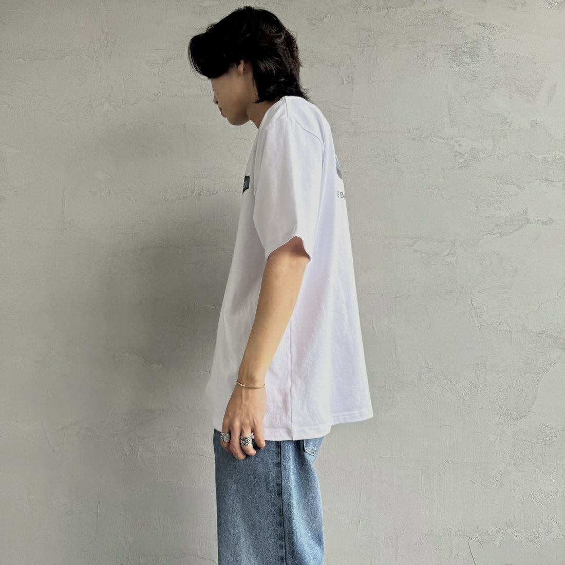 RVCA [ルーカ] ILL HEXロゴショートスリーブTシャツ [BF041-252] WHT &&モデル身長：179cm 着用サイズ：L&&