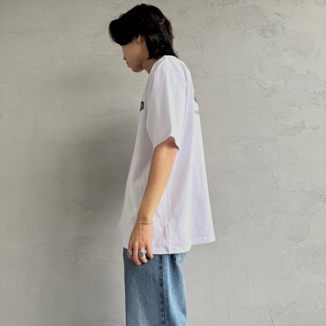 RVCA [ルーカ] ILL HEXロゴショートスリーブTシャツ [BF041-252] WHT &&モデル身長：179cm 着用サイズ：L&&