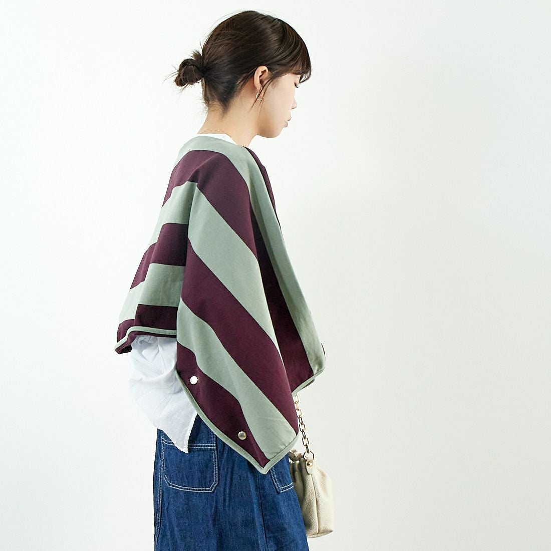 crinkle crinkle crinkle [クリンクル クリンクル クリンクル] 2WAYボーダーポンチョ [CC-3522] GREEN &&モデル身長：167cm 着用サイズ：F&&