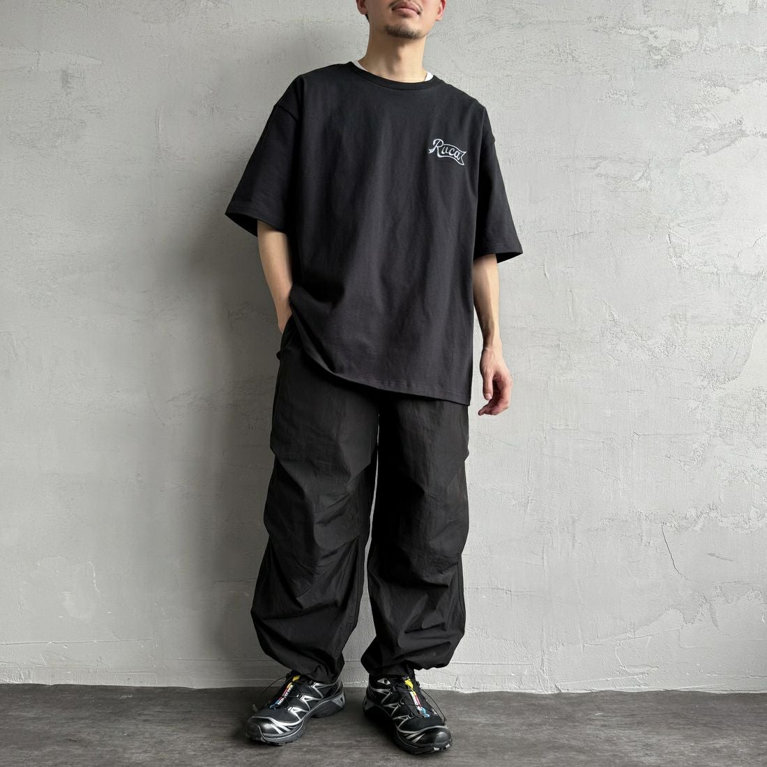 RVCA [ルーカ] PENスクリプトロゴショートスリーブTシャツ [BF041-253] BLK &&モデル身長：168cm 着用サイズ：L&&