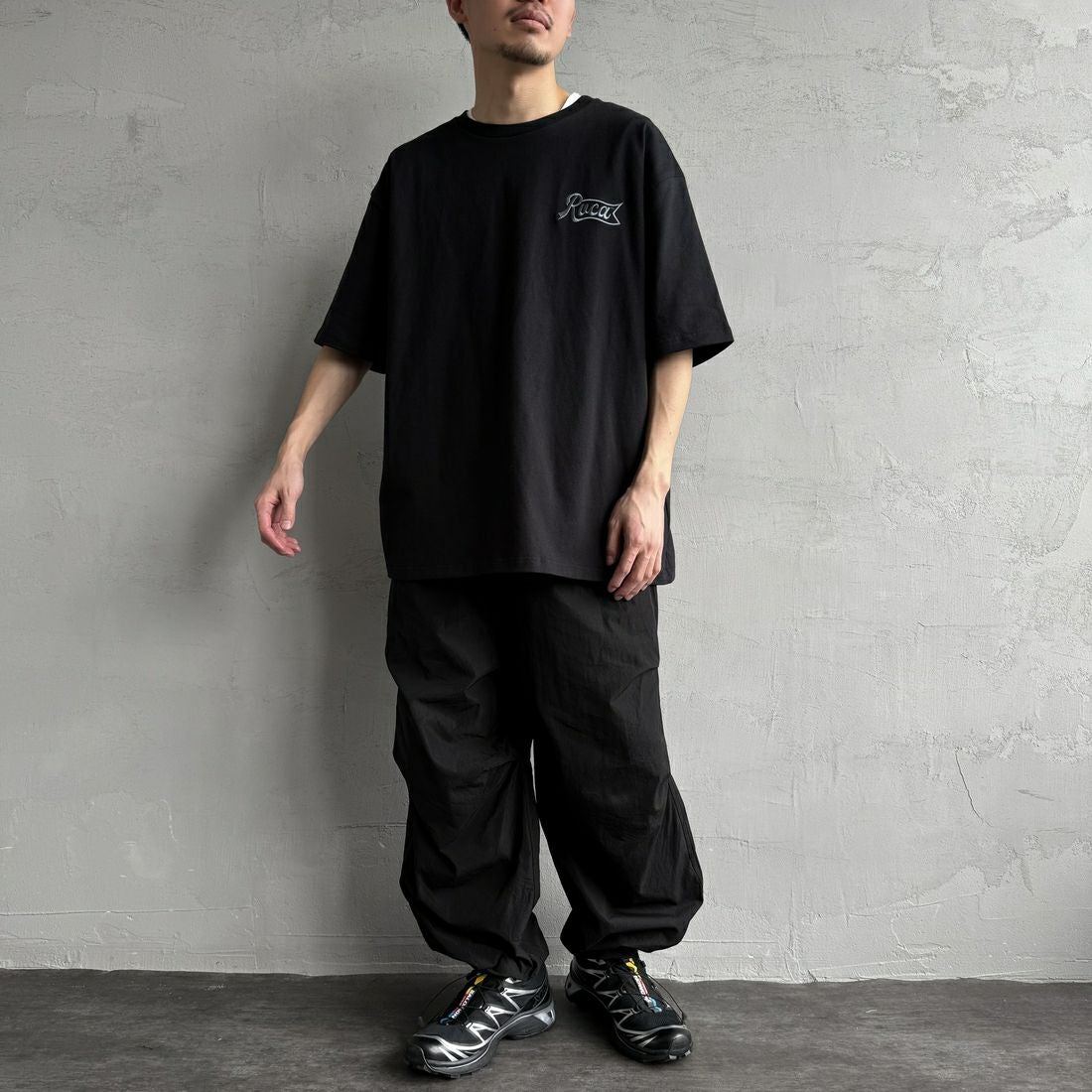 RVCA [ルーカ] PENスクリプトロゴショートスリーブTシャツ [BF041-253] BLK &&モデル身長：168cm 着用サイズ：L&&