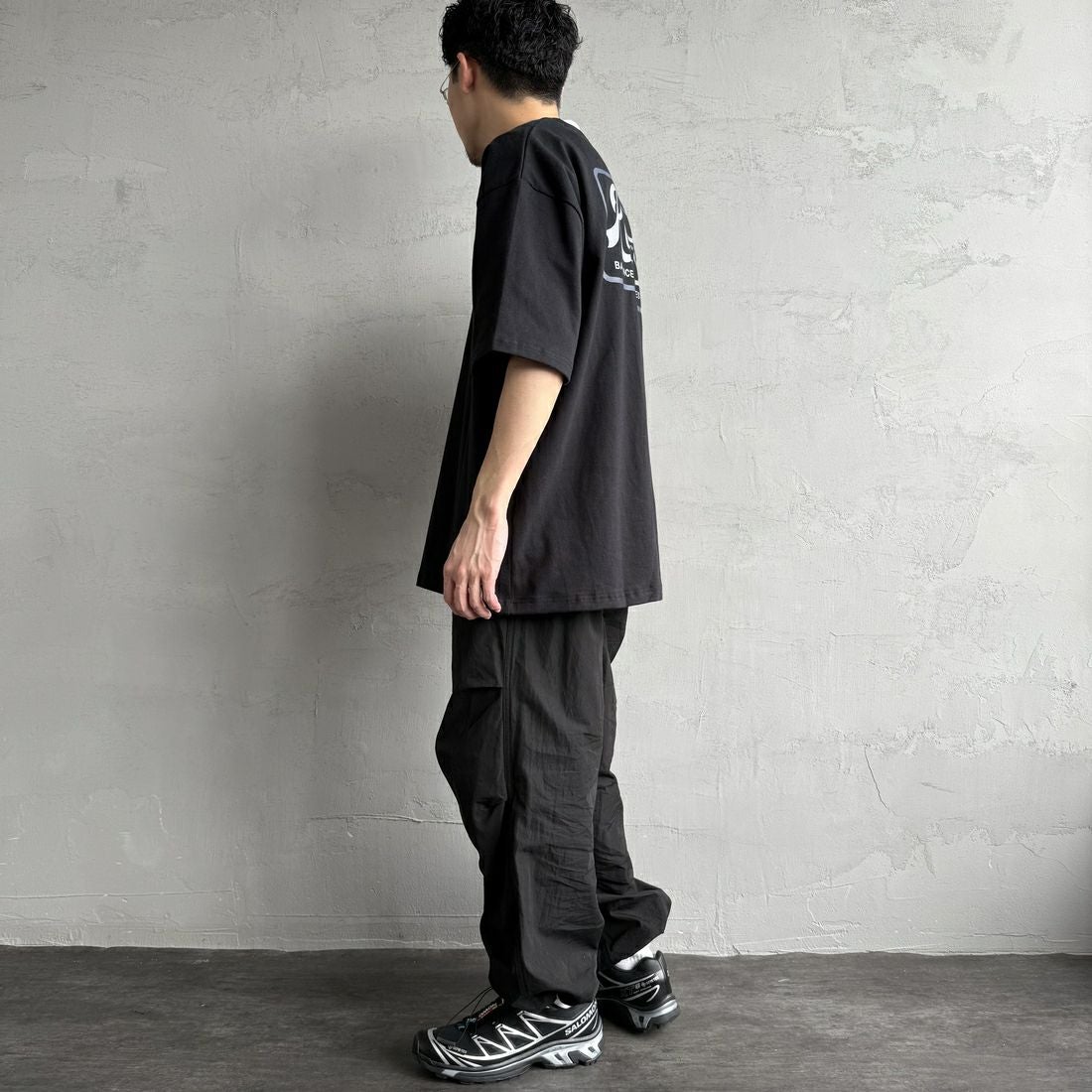 RVCA [ルーカ] PENスクリプトロゴショートスリーブTシャツ [BF041-253] BLK &&モデル身長：168cm 着用サイズ：L&&