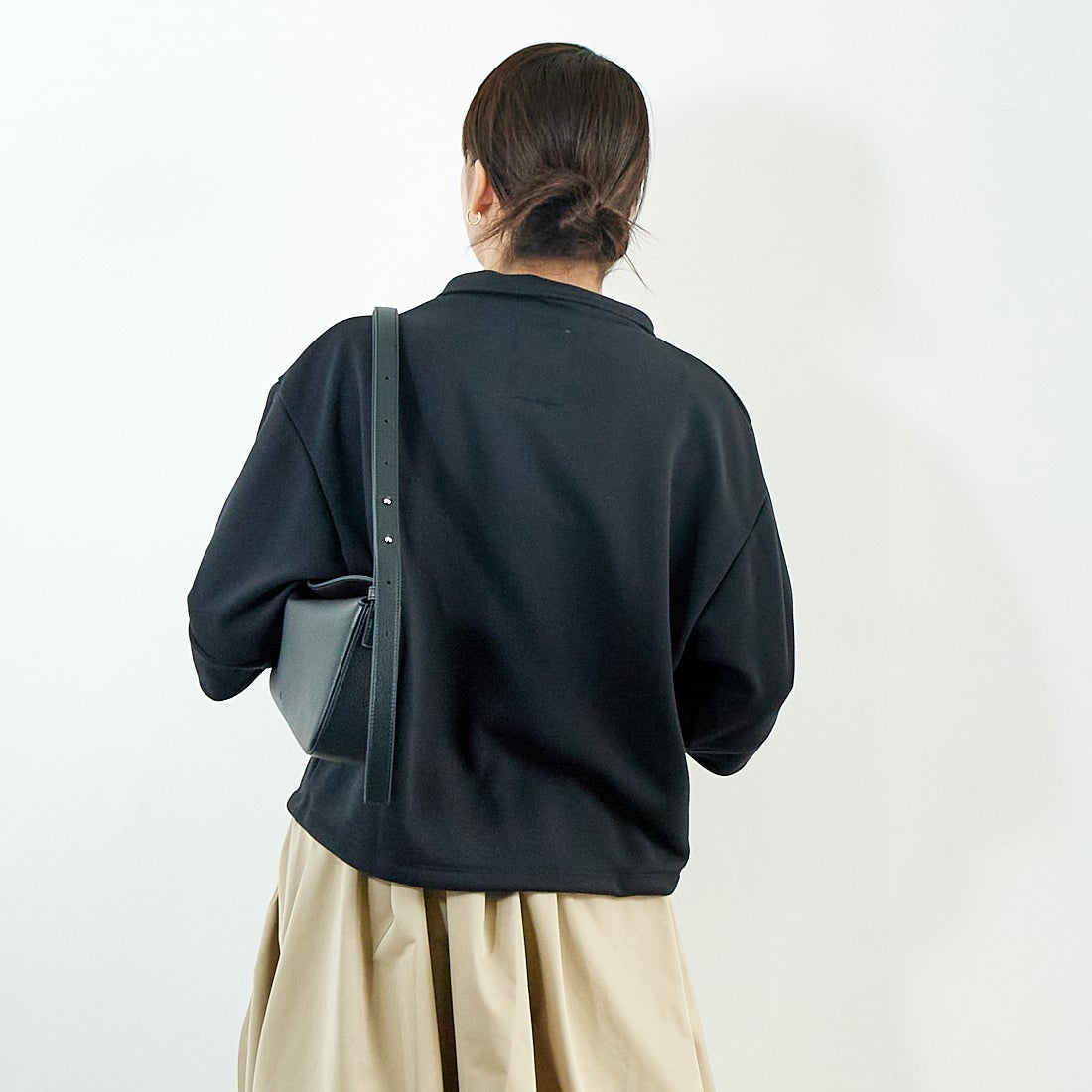 KHA:KI [カーキ] ハーフジップスウェットシャツ [MIL25HCS3429] BLACK &&モデル身長：167cm 着用サイズ：1&&