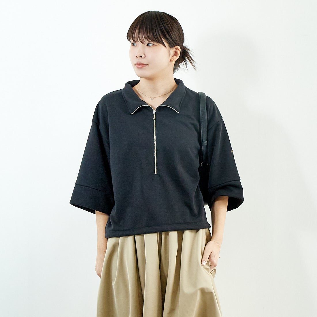 KHA:KI [カーキ] ハーフジップスウェットシャツ [MIL25HCS3429] BLACK &&モデル身長：167cm 着用サイズ：1&&