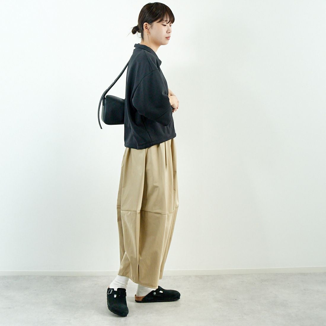 KHA:KI [カーキ] ハーフジップスウェットシャツ [MIL25HCS3429] BLACK &&モデル身長：167cm 着用サイズ：1&&