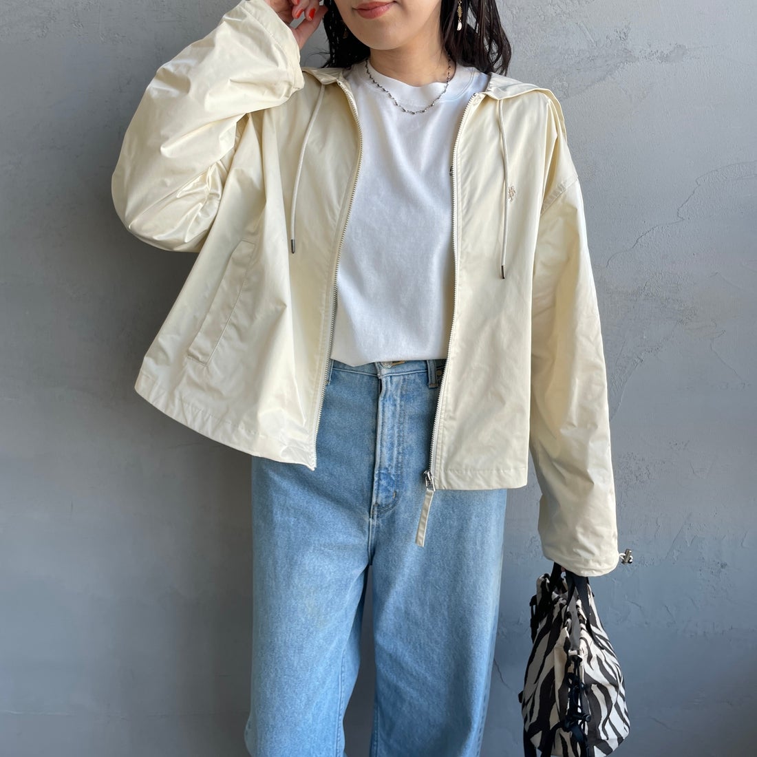 Gymphlex [ジムフレックス] ショートジップジャケット [GY-A0682HCM] EGG WHITE &&モデル身長：160cm 着用サイズ：14&&