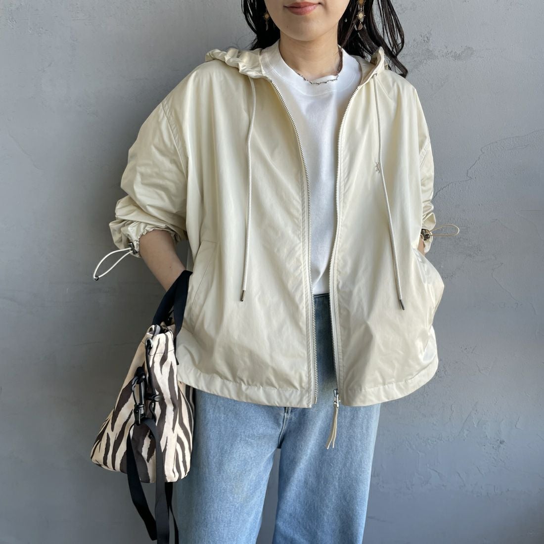 Gymphlex [ジムフレックス] ショートジップジャケット [GY-A0682HCM] EGG WHITE &&モデル身長：160cm 着用サイズ：14&&