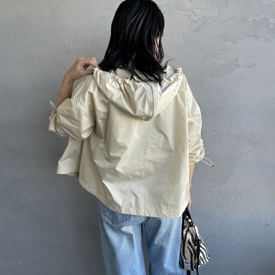 Gymphlex [ジムフレックス] ショートジップジャケット [GY-A0682HCM] EGG WHITE &&モデル身長：160cm 着用サイズ：14&&