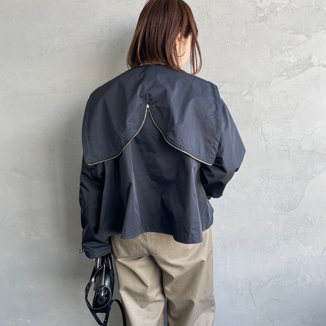 Gymphlex [ジムフレックス] ショートジップジャケット [GY-A0682HCM] BLACK &&モデル身長：160cm 着用サイズ：14&&