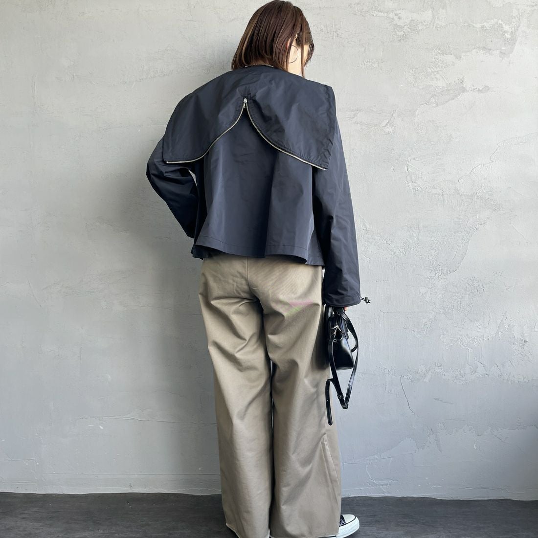 Gymphlex [ジムフレックス] ショートジップジャケット [GY-A0682HCM] BLACK &&モデル身長：160cm 着用サイズ：14&&