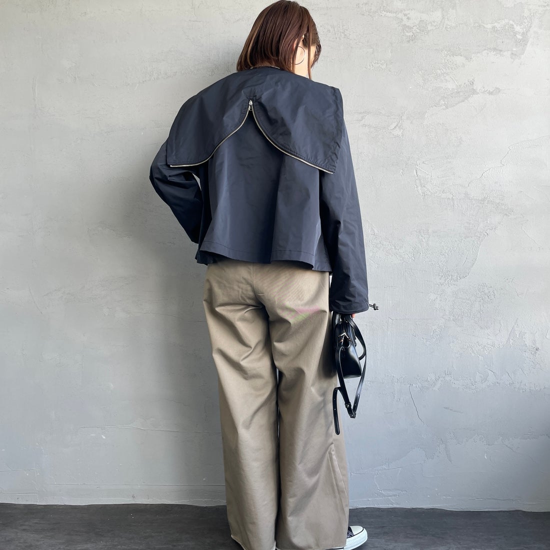 Gymphlex [ジムフレックス] ショートジップジャケット [GY-A0682HCM] BLACK &&モデル身長：160cm 着用サイズ：14&&