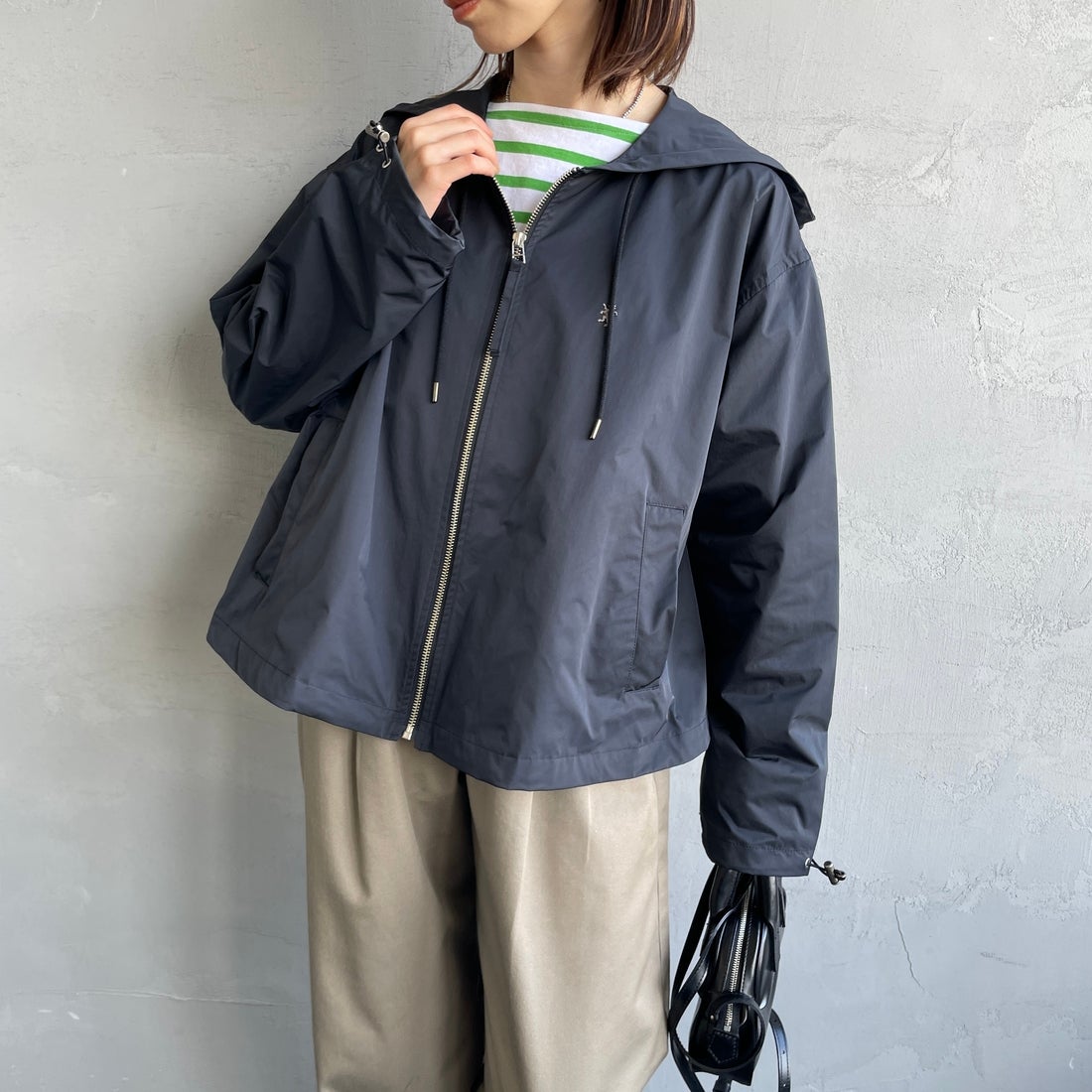 Gymphlex [ジムフレックス] ショートジップジャケット [GY-A0682HCM] BLACK &&モデル身長：160cm 着用サイズ：14&&
