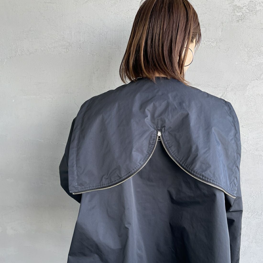 Gymphlex [ジムフレックス] ショートジップジャケット [GY-A0682HCM] BLACK &&モデル身長：160cm 着用サイズ：14&&