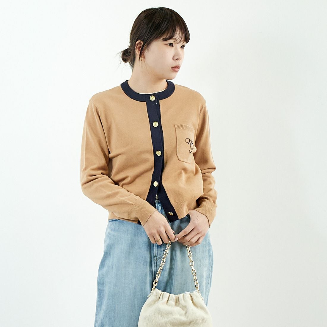 Margaux vintage [マルゴーヴィンテージ] シャネル風カーディガン [MG-KN-25013-S] BEIGE/NAVY &&モデル身長：167cm 着用サイズ：F&&