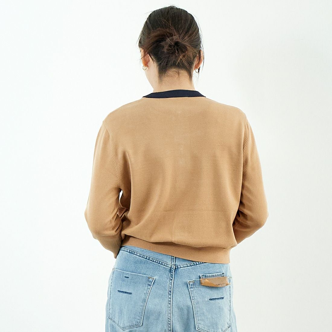 Margaux vintage [マルゴーヴィンテージ] シャネル風カーディガン [MG-KN-25013-S] BEIGE/NAVY &&モデル身長：167cm 着用サイズ：F&&