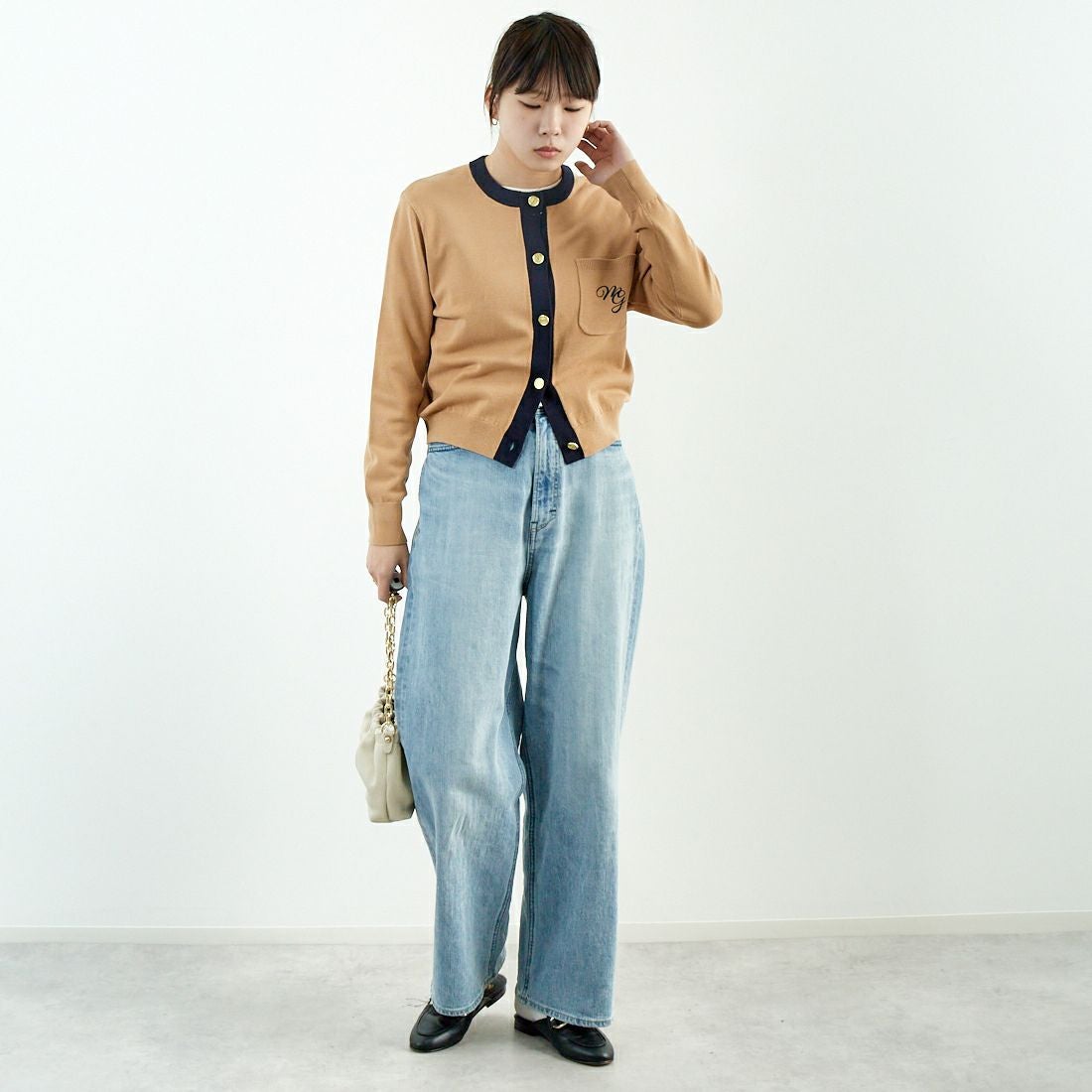 Margaux vintage [マルゴーヴィンテージ] シャネル風カーディガン [MG-KN-25013-S] BEIGE/NAVY &&モデル身長：167cm 着用サイズ：F&&