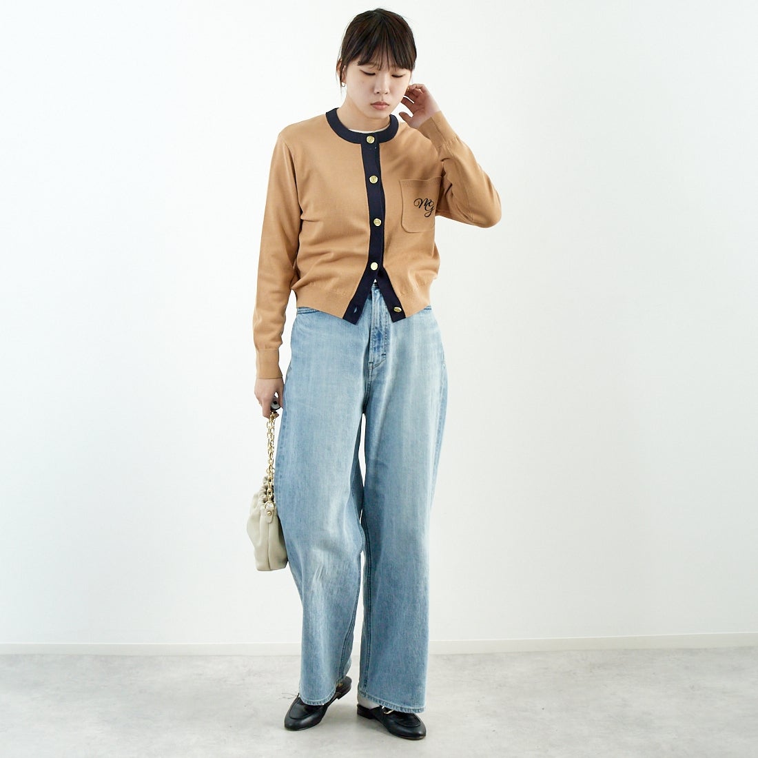 Margaux vintage [マルゴーヴィンテージ] シャネル風カーディガン [MG-KN-25013-S] BEIGE/NAVY &&モデル身長：167cm 着用サイズ：F&&