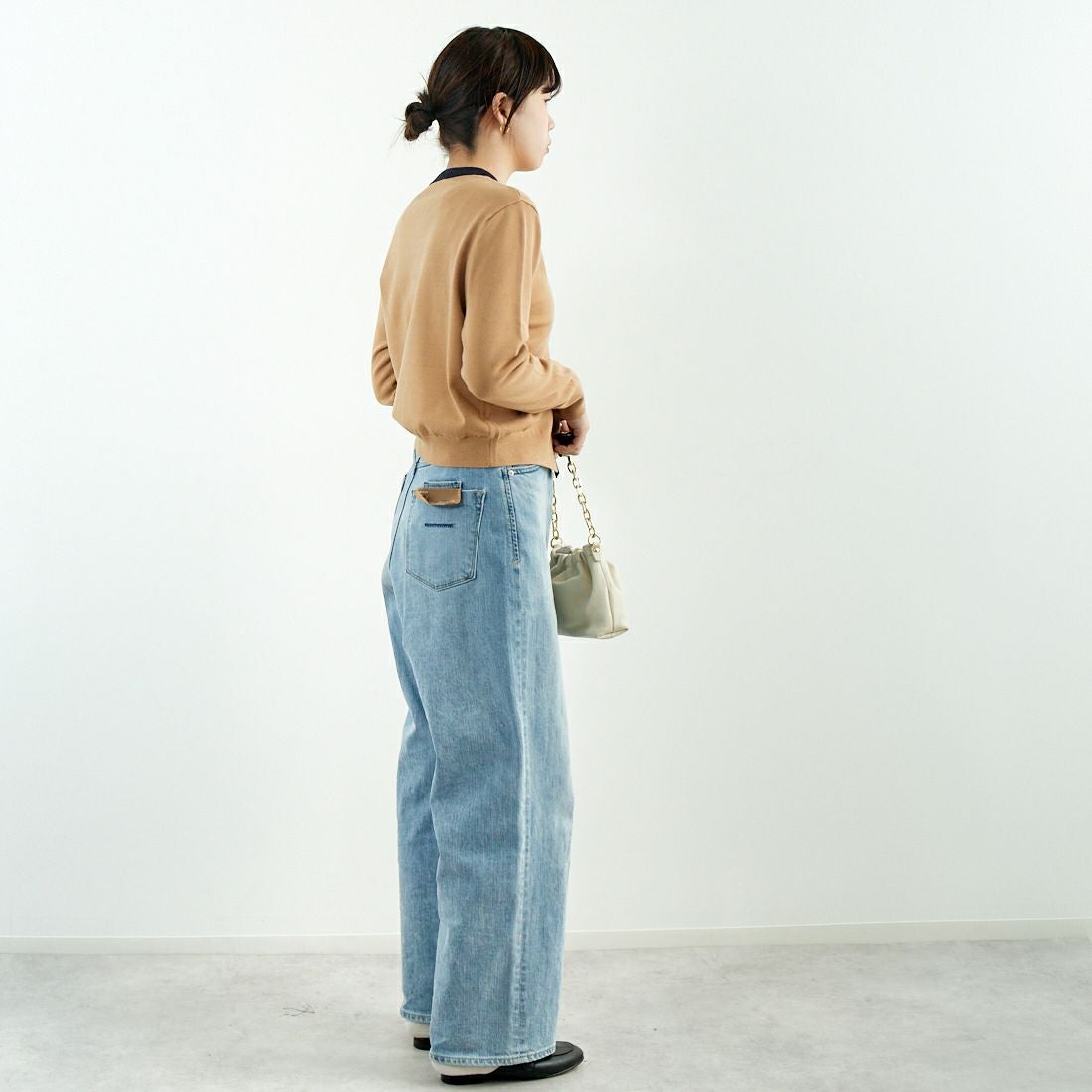 Margaux vintage [マルゴーヴィンテージ] シャネル風カーディガン [MG-KN-25013-S] BEIGE/NAVY &&モデル身長：167cm 着用サイズ：F&&