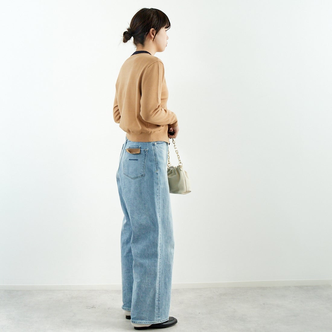 Margaux vintage [マルゴーヴィンテージ] シャネル風カーディガン [MG-KN-25013-S] BEIGE/NAVY &&モデル身長：167cm 着用サイズ：F&&