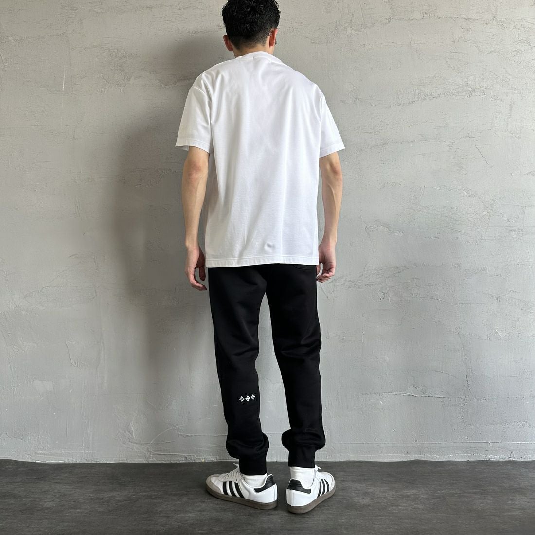 TATRAS [タトラス] 別注 INDEZ ブランドロゴ刺繍Tシャツ [MTIN25S8299-M-JF] WHITE &&モデル身長：168cm 着用サイズ：2&&