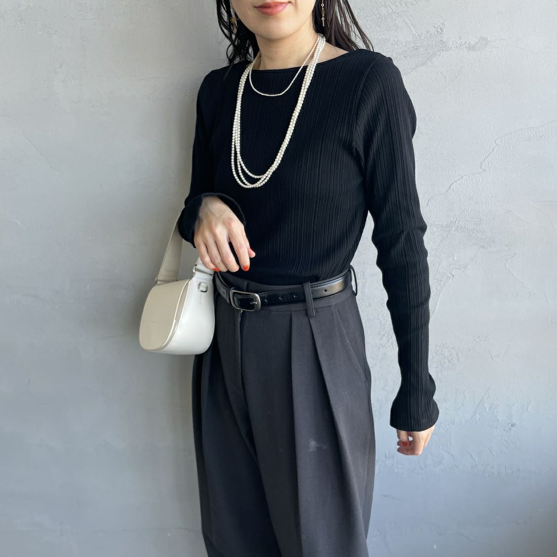 Noir Fabrik [ヌワールファブリック] ボートネック ロングスリーブTシャツ [JFS-C091] BLACK &&モデル身長：160cm 着用サイズ：1&&