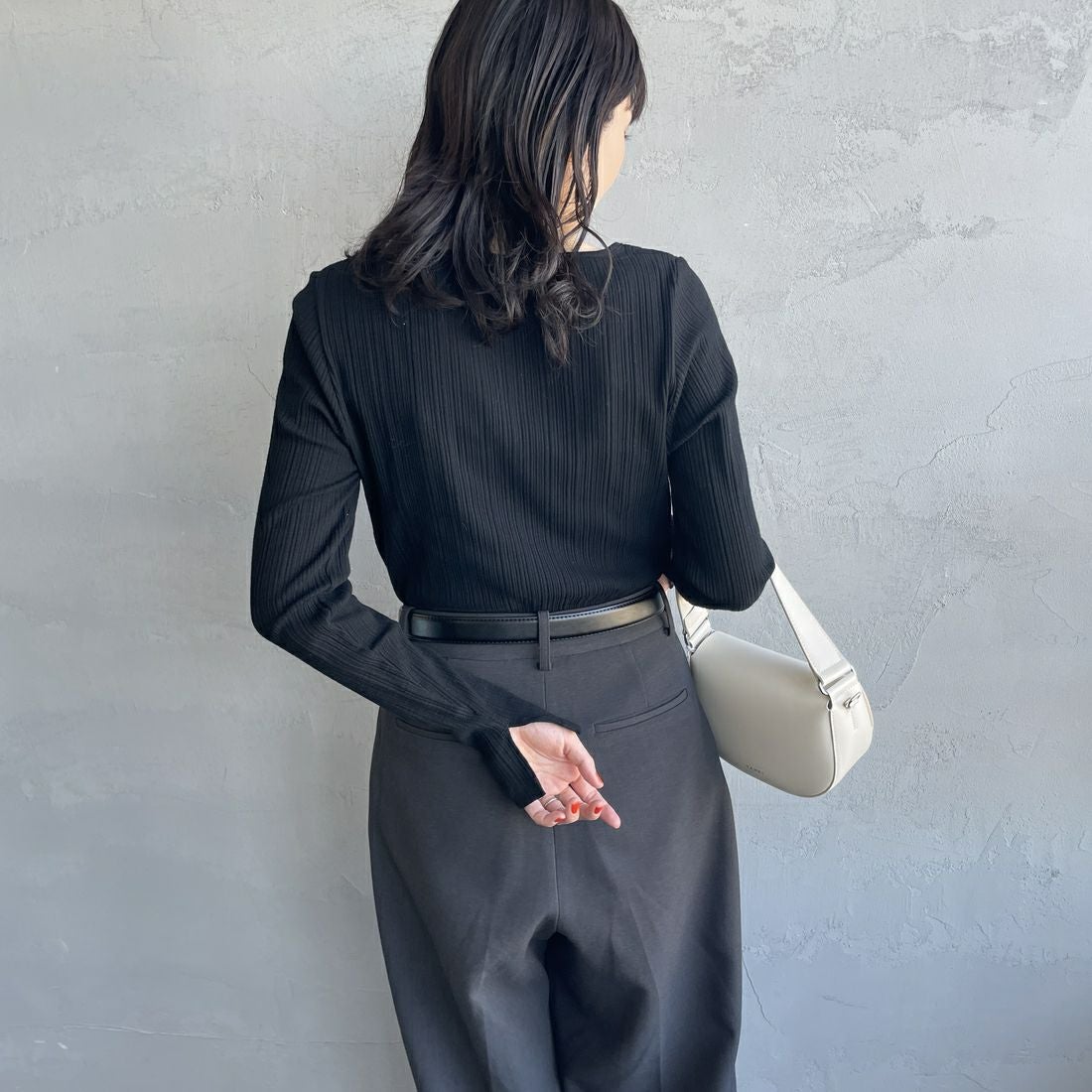 Noir Fabrik [ヌワールファブリック] ボートネック ロングスリーブTシャツ [JFS-C091] BLACK &&モデル身長：160cm 着用サイズ：1&&