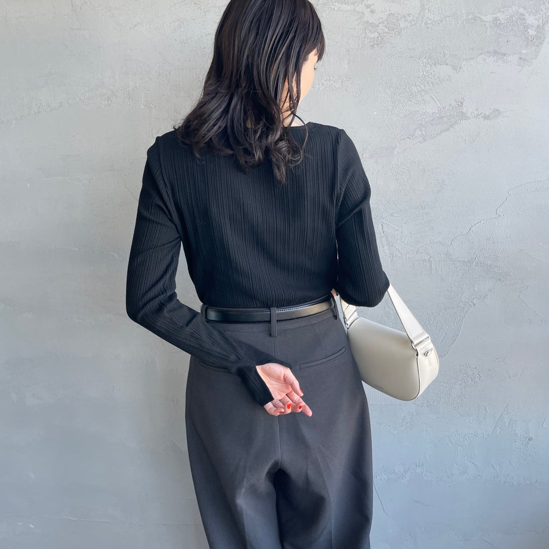 Noir Fabrik [ヌワールファブリック] ボートネック ロングスリーブTシャツ [JFS-C091] BLACK &&モデル身長：160cm 着用サイズ：1&&