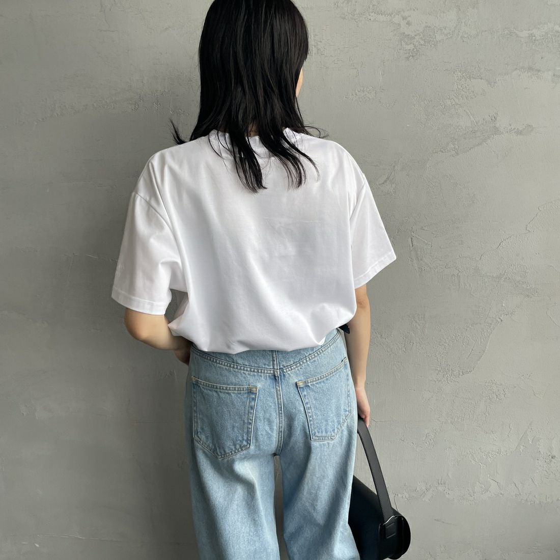 TATRAS [タトラス] 別注 INDEZ ブランドロゴ刺繍Tシャツ [MTIN25S8299-M-JF] WHITE &&モデル身長：160cm 着用サイズ：1&&