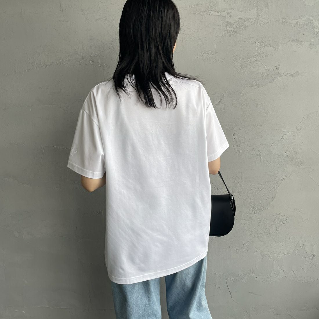 TATRAS [タトラス] 別注 INDEZ ブランドロゴ刺繍Tシャツ [MTIN25S8299-M-JF] WHITE &&モデル身長：160cm 着用サイズ：1&&