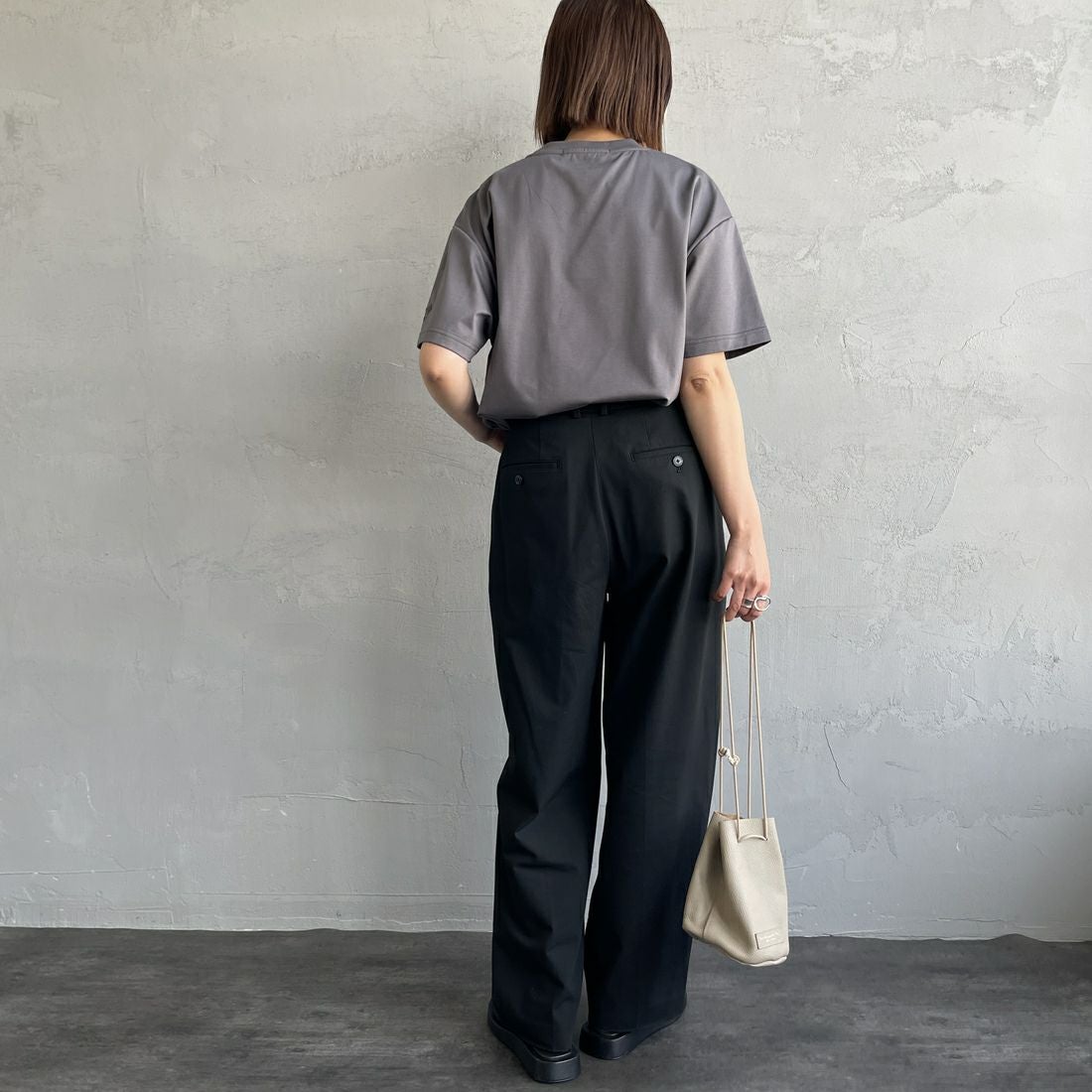 TATRAS [タトラス] 別注 INDEZ ブランドロゴ刺繍Tシャツ [MTIN25S8299-M-JF] C.GRAY &&モデル身長：159cm 着用サイズ：1&&
